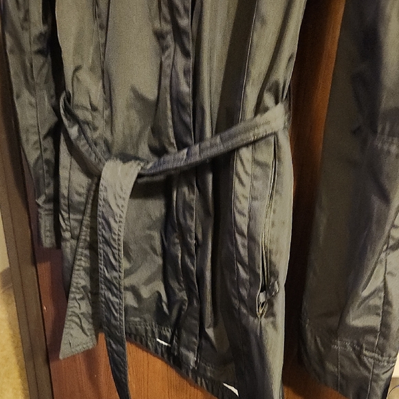 Columbia Black Trench Coat with Water-Resistant Fabric - Picture 3 of 6